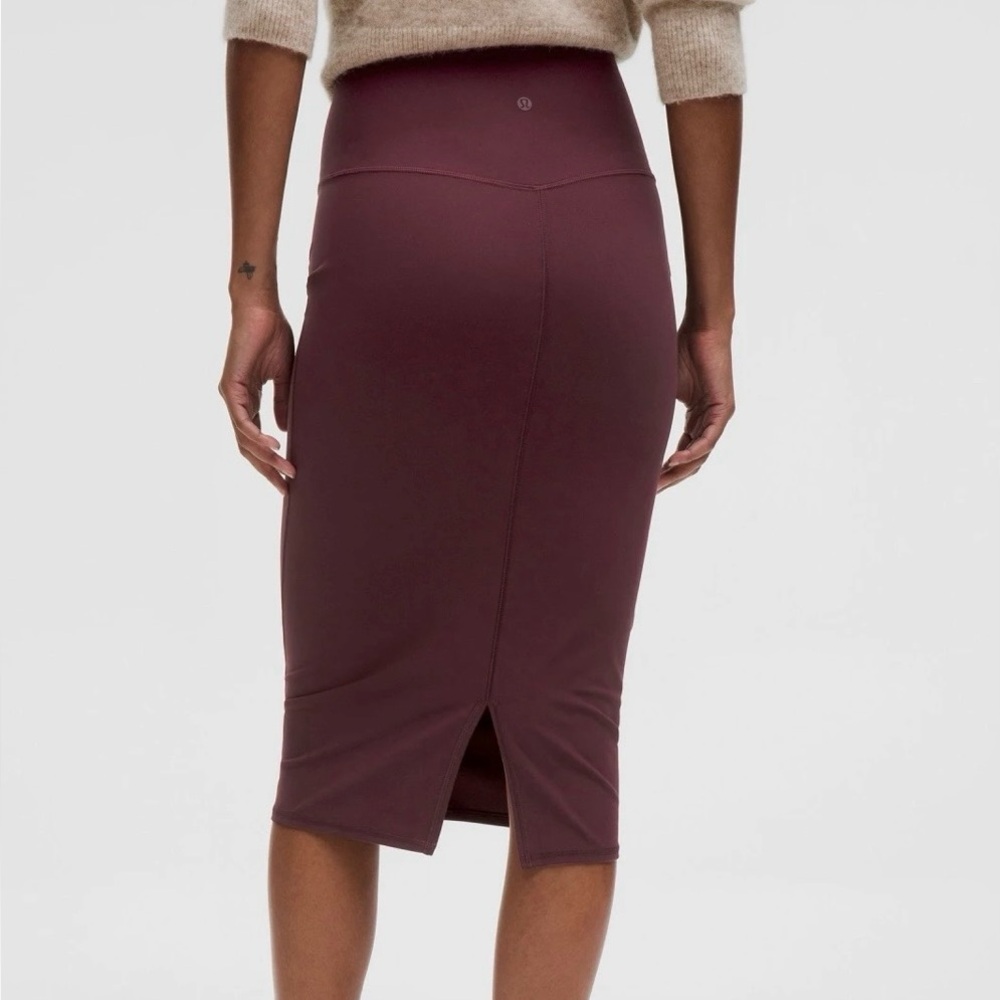 Lululemon Nulu Slim-Fit High-Rise Midi Skirt